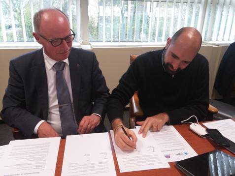 The signature of Mariano Votta ACN Director